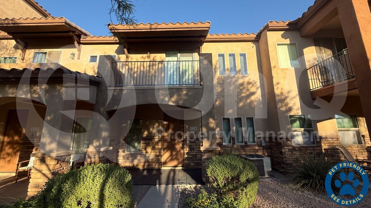 Foto principal - 2821 S Skyline Dr