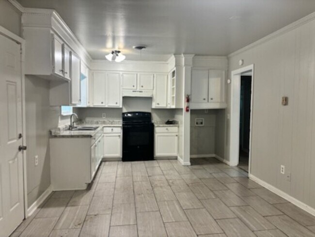 Building Photo - 1554 Dianne Dr