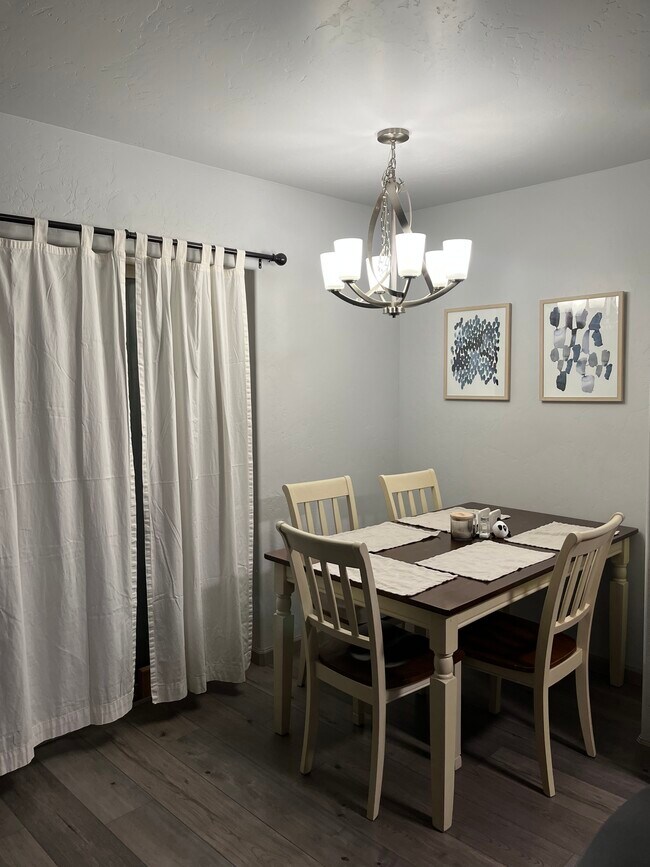 Foto del edificio - 658 1/2 Tammera Ln