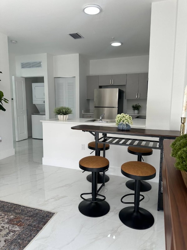 Foto principal - 1453 W 29th St