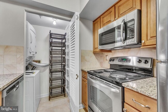 Building Photo - 1001 N Randolph St