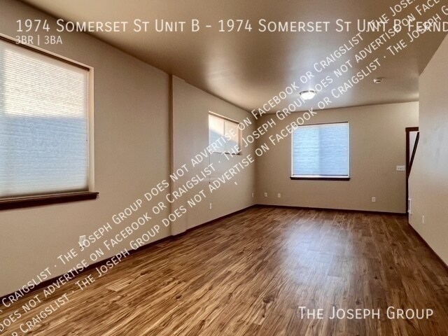 Foto del edificio - 1974 Somerset St