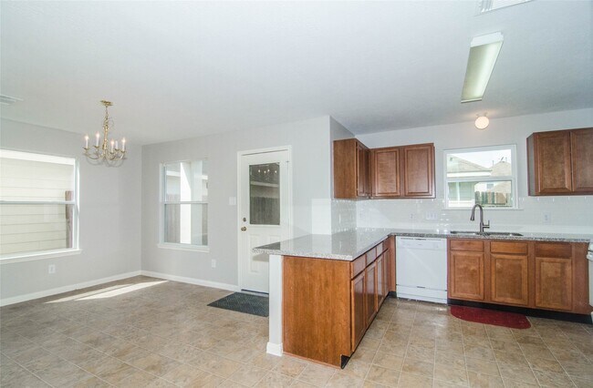 Foto del edificio - 6415 Mountain Pines Ln
