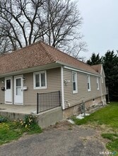 Building Photo - 7 Summit Ave