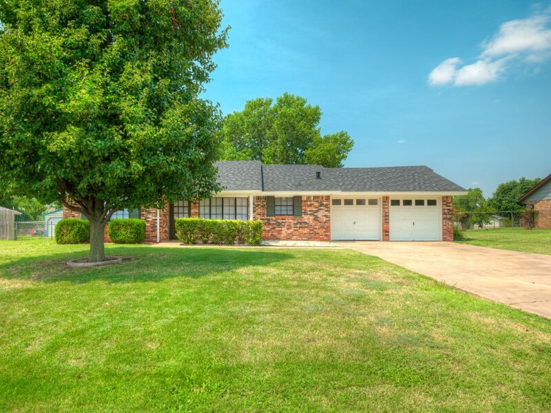 Foto principal - 715 S Pleasant View Dr