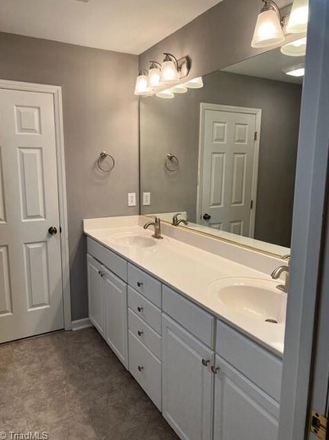 Foto del edificio - 7536 Riverside Ct