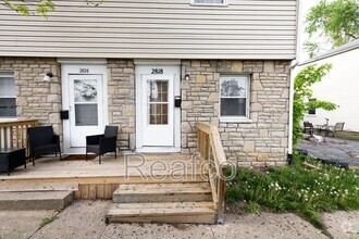 Building Photo - 2818 Vanderberg Ave