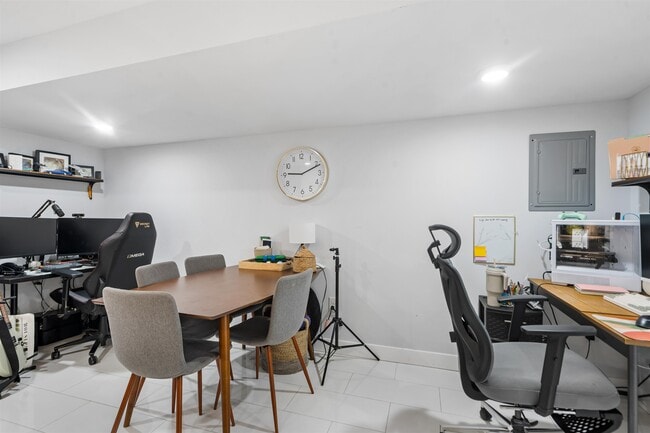 Foto del edificio - 248 Whiton St