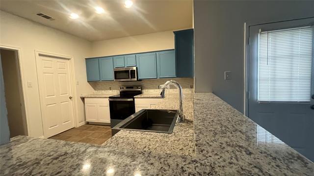 Foto del edificio - 10330 Waterbury Dr