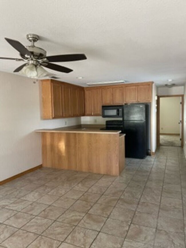 Building Photo - 1450 McNeil