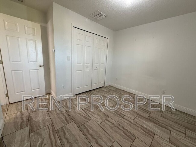 Building Photo - 1217 25th St