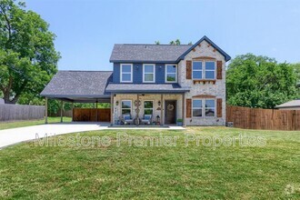 Building Photo - 1220 Bells Dr