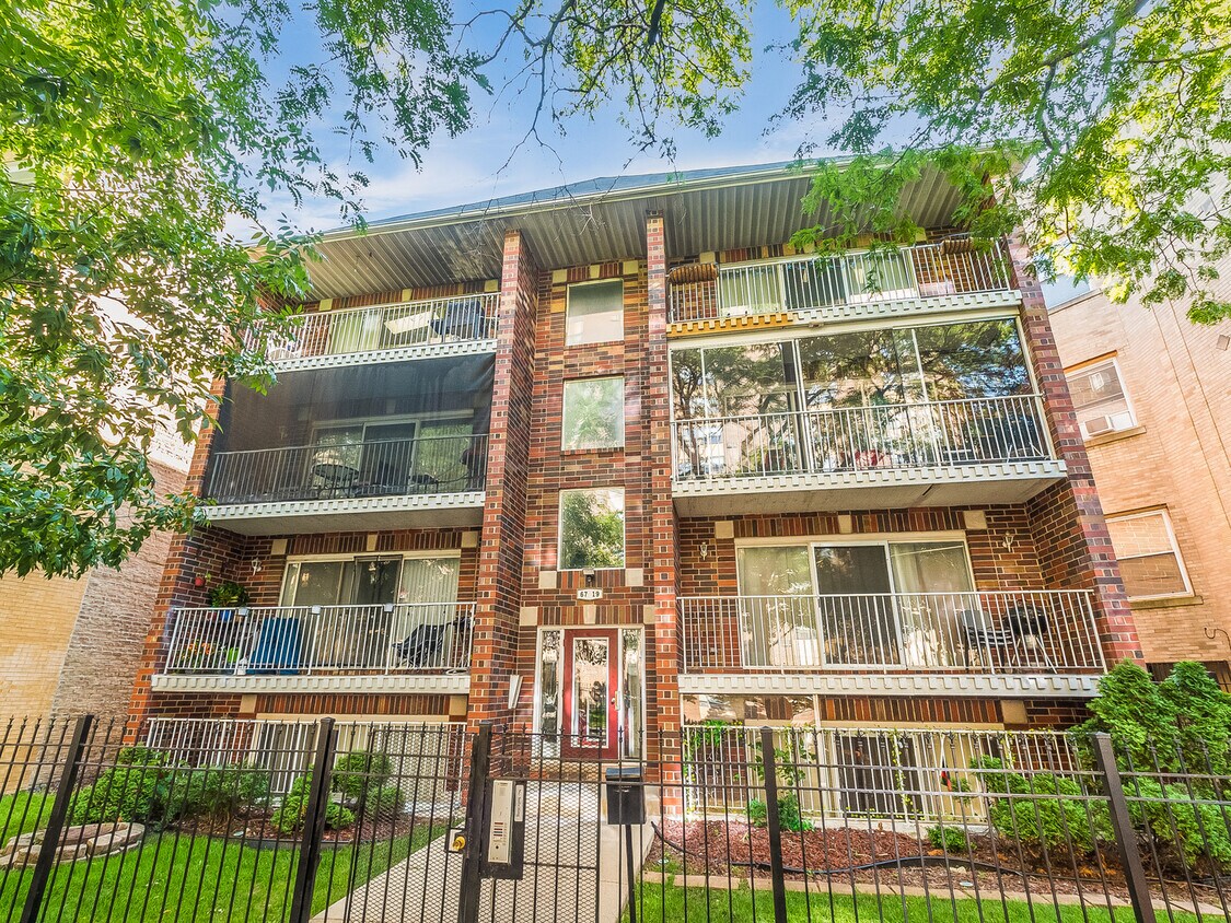 Primary Photo - 6719 S Cornell Ave