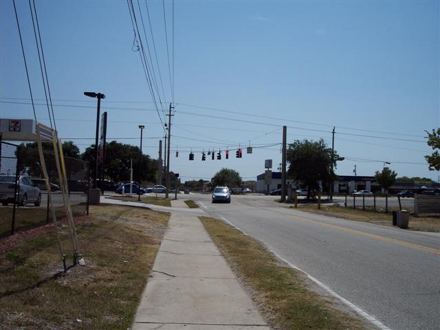 Foto del edificio - 85-125 Lucas Rd