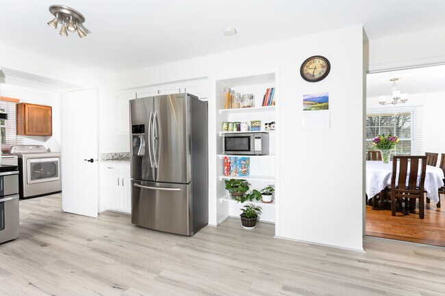 Foto del edificio - 9129 Wandering Trail Dr