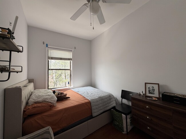 Building Photo - 420 2nd St
