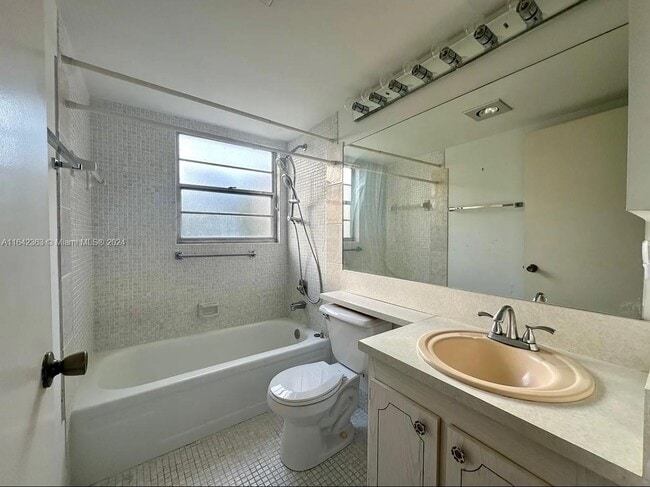 Foto del edificio - 480 Mansfield L