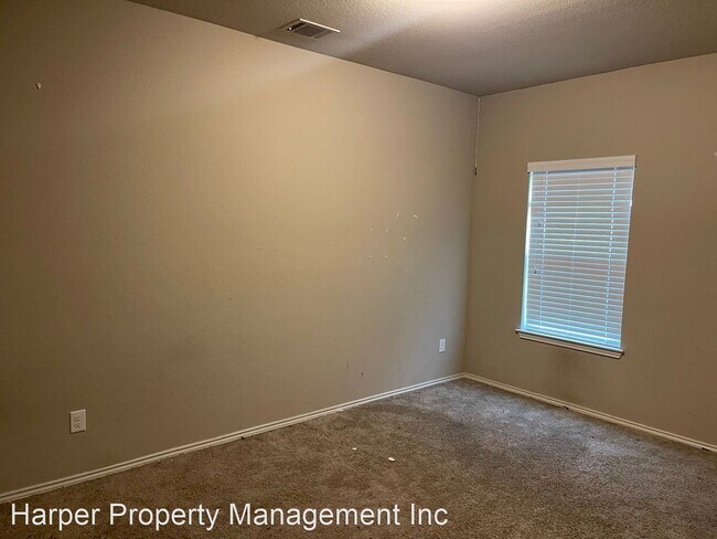 Building Photo - 4 br, 3.5 bath House - 14366 Palomino Place
