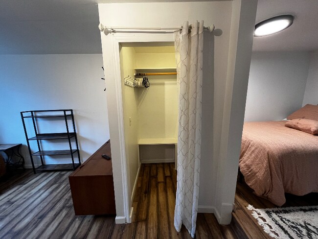 Foto del edificio - 2219 Bush Ave NW