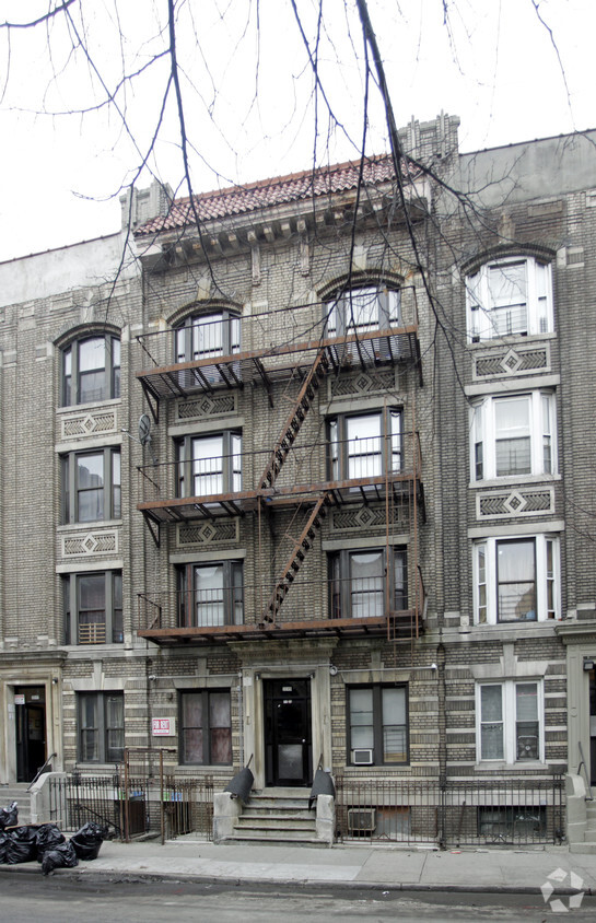 Primary Photo - 3049 Hull Ave