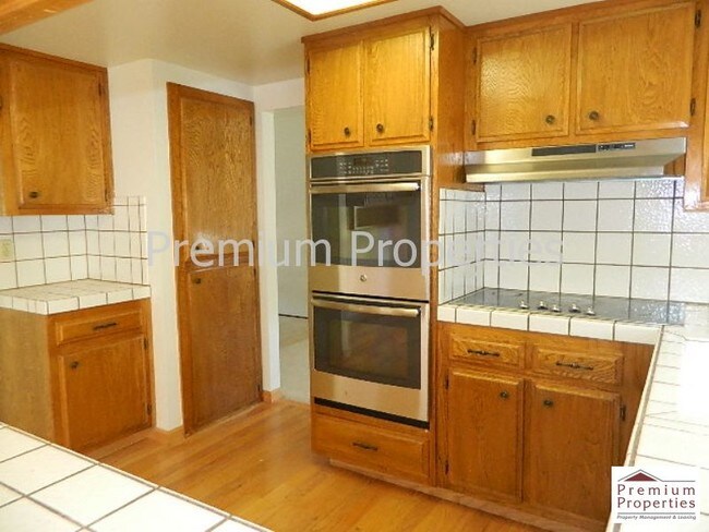 Building Photo - 4330 Rosina Ct