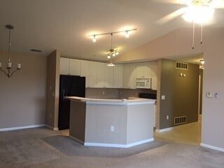 Building Photo - Now Leasing!!! Spacious 2 Bedroom 2 Bath C...