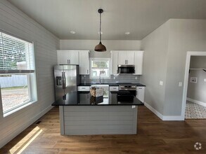 Building Photo - 211 Auttie Cir