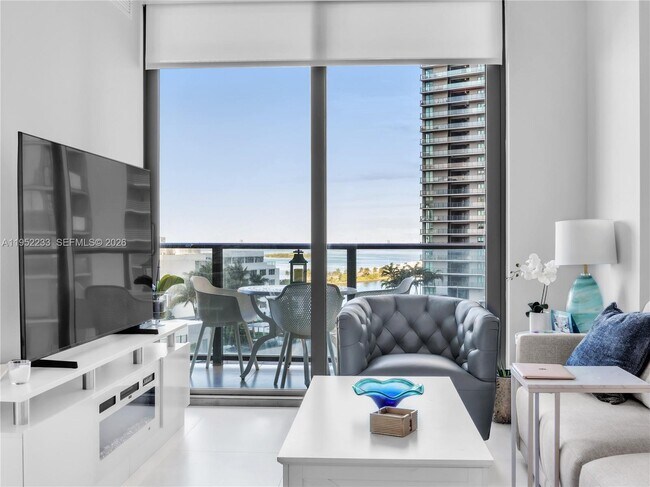 Foto del edificio - 501 NE 31st St