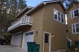 Building Photo - 613 Chief Kelly Dr