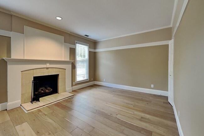 Building Photo - 3420 Binkley Ave