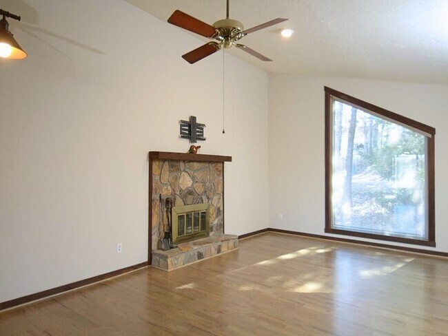 Foto del edificio - 1179 Justice Dr