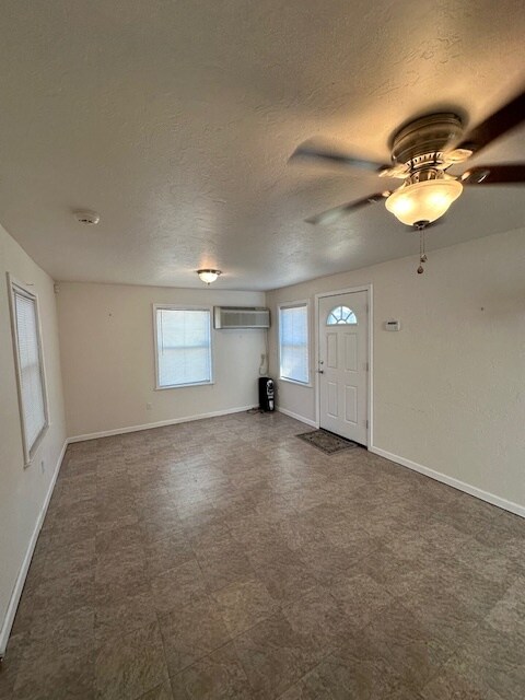 Photo - 2813 N Robinson Ave House