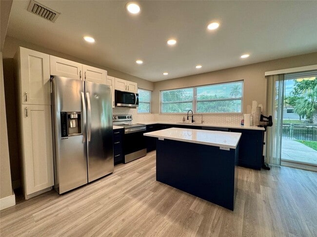 Foto del edificio - 1871 NW 31st Ave