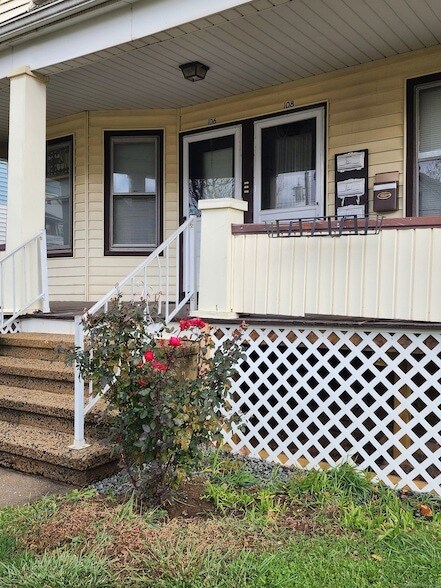 Foto del edificio - 106 Lyons St