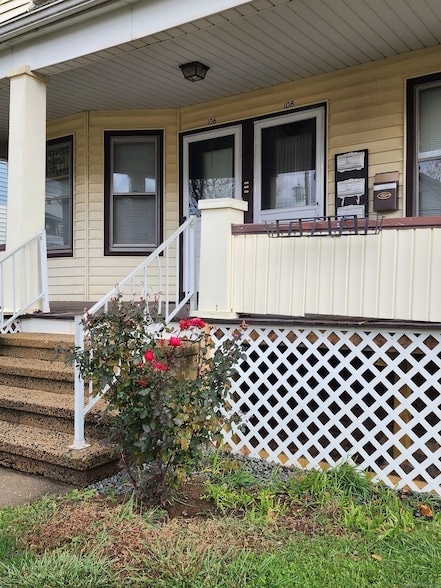 Photo - 106 Lyons St House