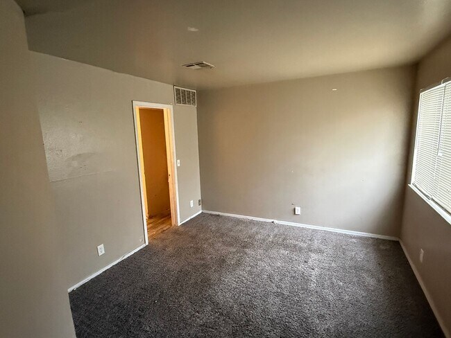 Foto del edificio - For lease! 1 bed, 1 bath condo