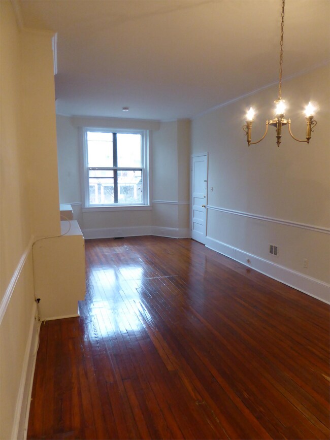 Building Photo - 1836 Ingleside Terrace NW