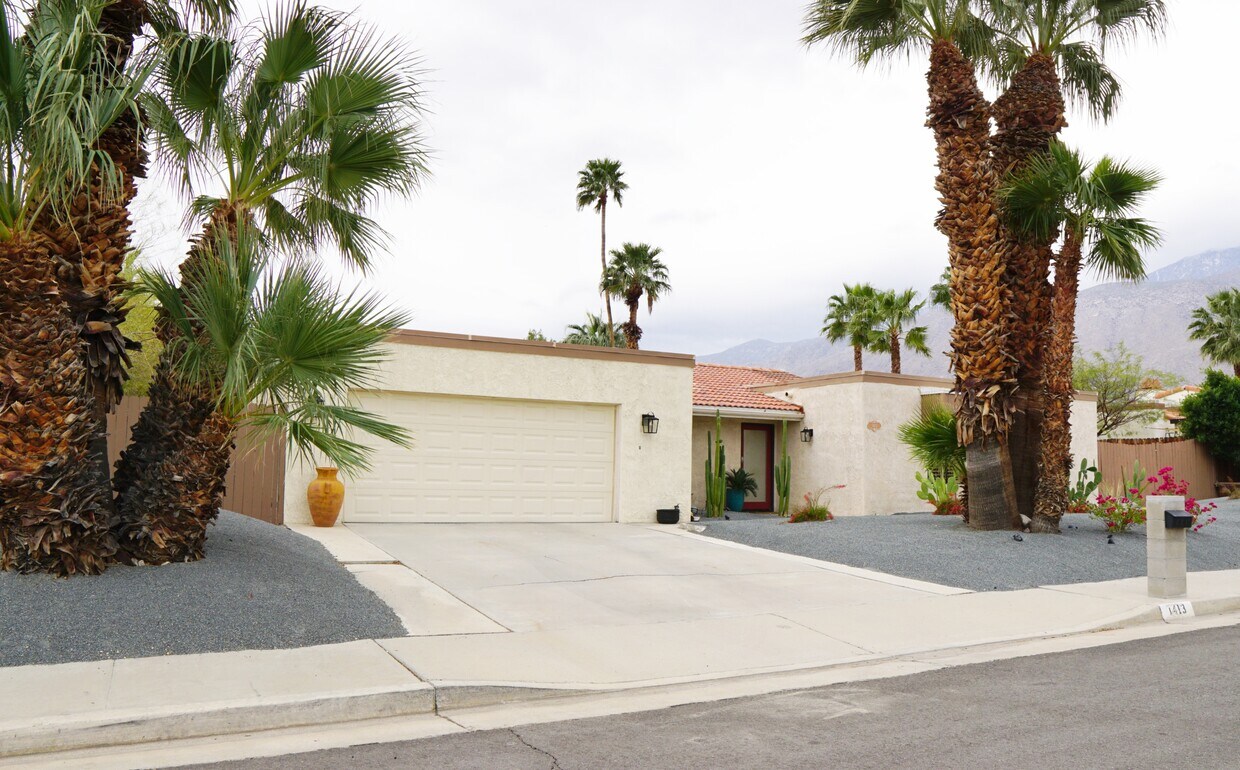 Primary Photo - 1413 E Caleta Way