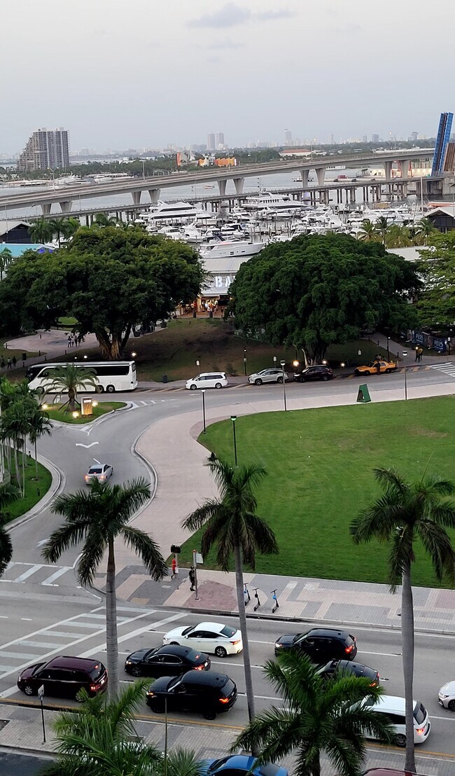 Foto del edificio - 253 NE 2nd St
