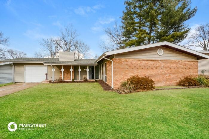 Primary Photo - 3045 Durwood Dr, Florissant, MO 63033