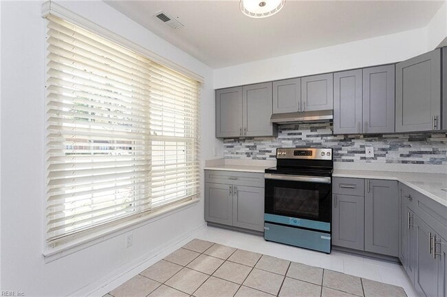 Building Photo - 5684 Campus Dr