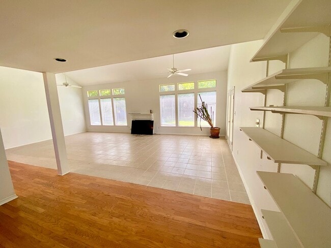 Building Photo - ** NEW GREENACRES PLACE 3/2 HOME **