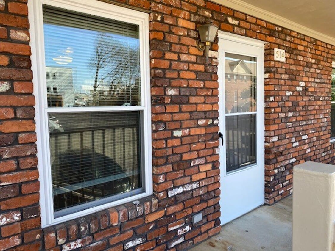Primary Photo - City of Maryville, 2 bedroom, 1 bath condo...