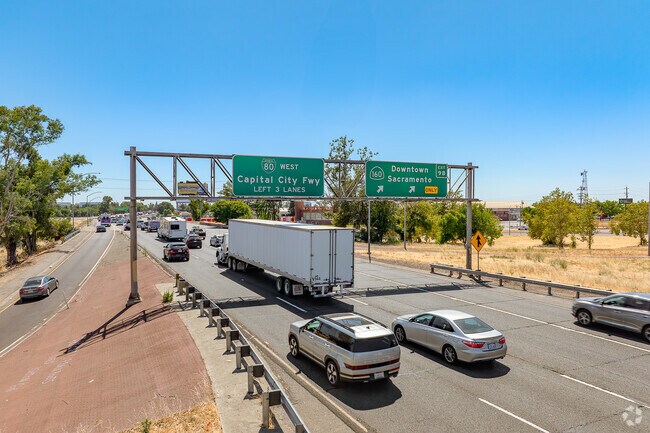 Hagginwood offers quick freeway access to downtown Sacramento via Highway 160.