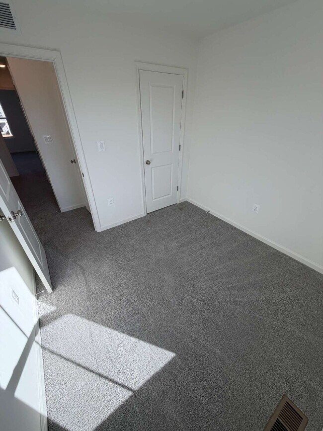 Building Photo - Beautiful townhouse at Aspire at Wilderness Shores