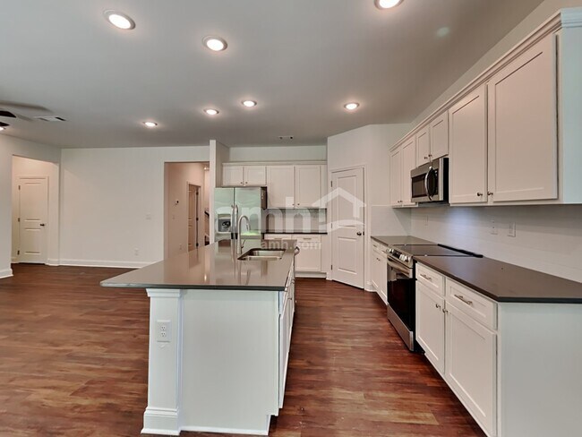 Foto del edificio - 5017 Pebble Bridge Wy