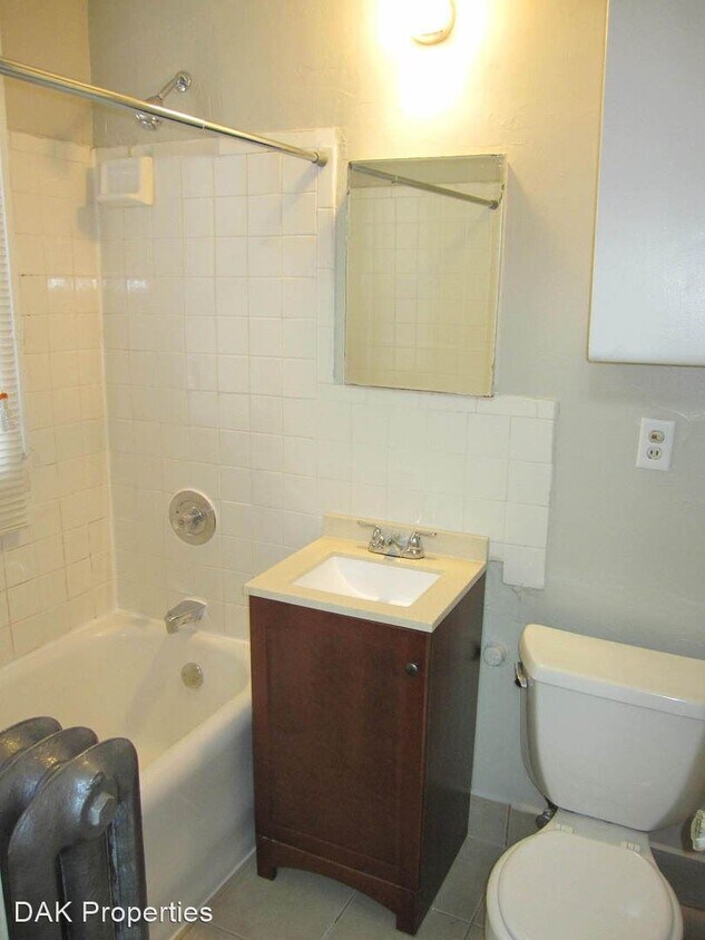 Building Photo - 1709 E Park Pl