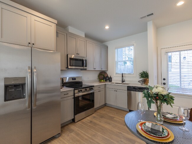 Photo - 1108 Rand St Apartment