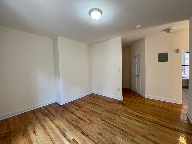 Building Photo - 460 W 149th St