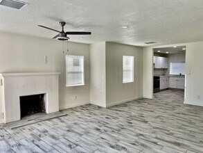 Building Photo - 4301 Mesa Grande Pl SE